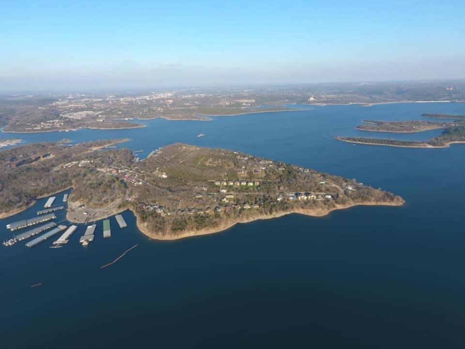 Lakefront And Lake View Indian Point Condo With Boat Slip Брэнсон Экстерьер фото
